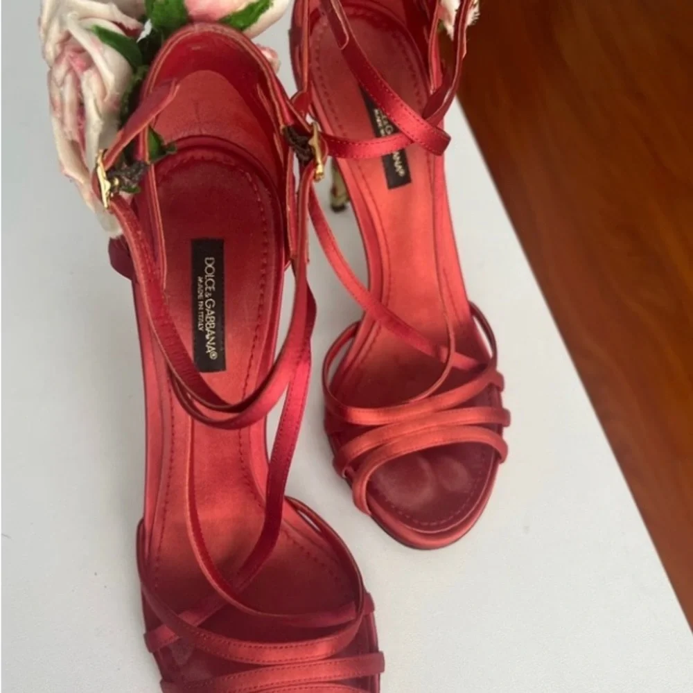 Dolce & Gabbana Heels with Crystal and flowers - Picture 4 of 5